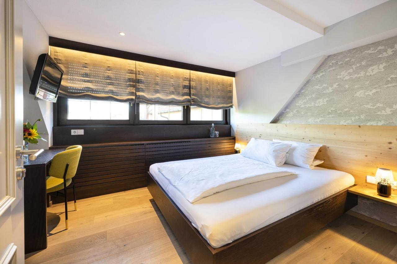 Jauch'S Loewen Hotel-Restaurant Neuershausen ภายนอก รูปภาพ