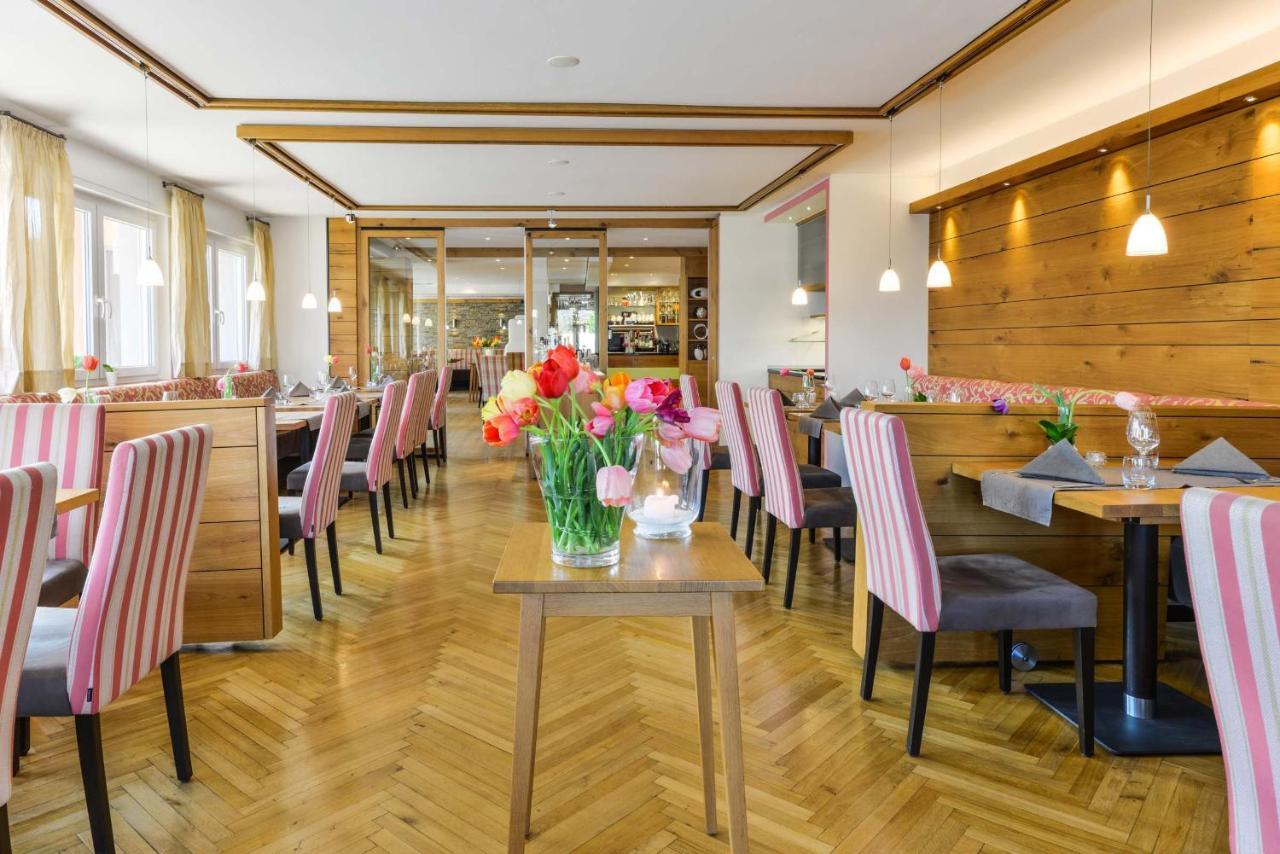 Jauch'S Loewen Hotel-Restaurant Neuershausen ภายนอก รูปภาพ