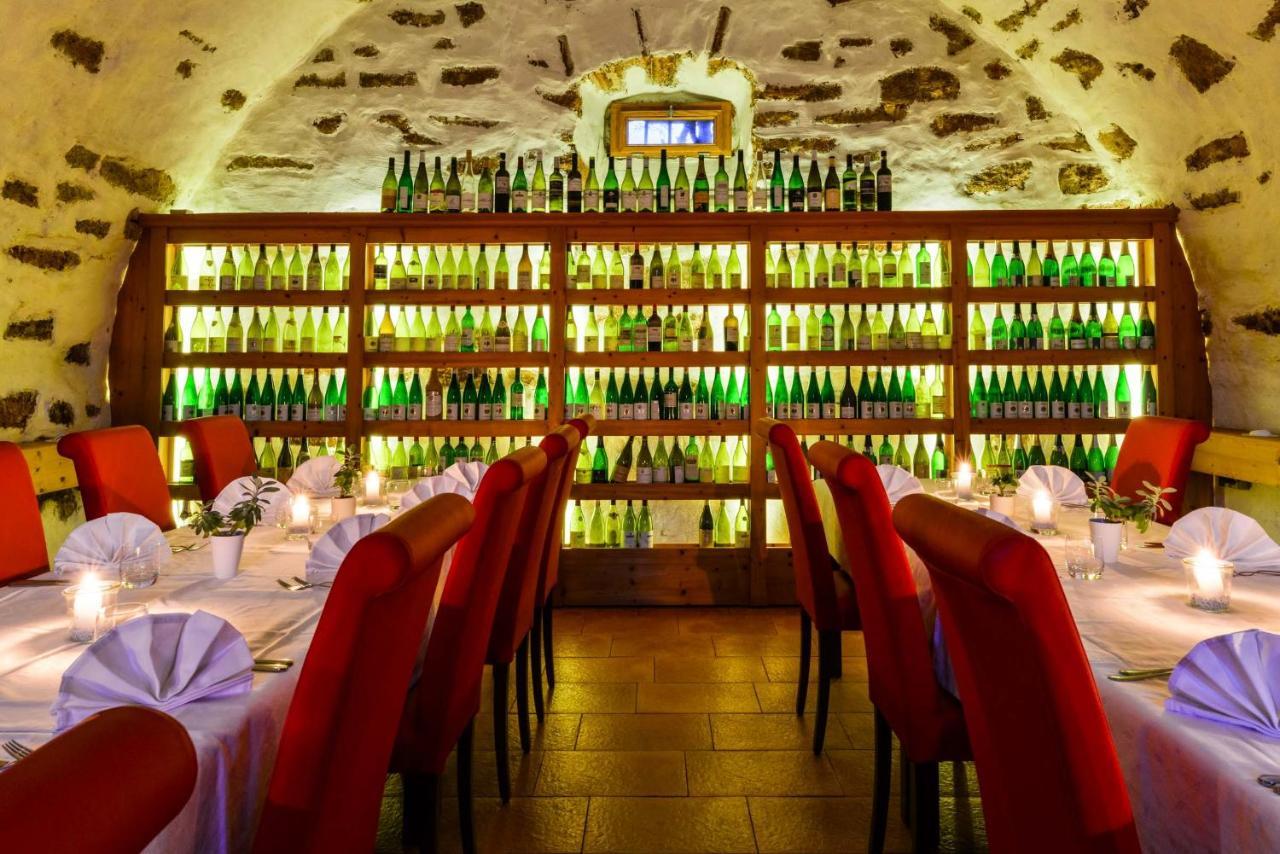Jauch'S Loewen Hotel-Restaurant Neuershausen ภายนอก รูปภาพ