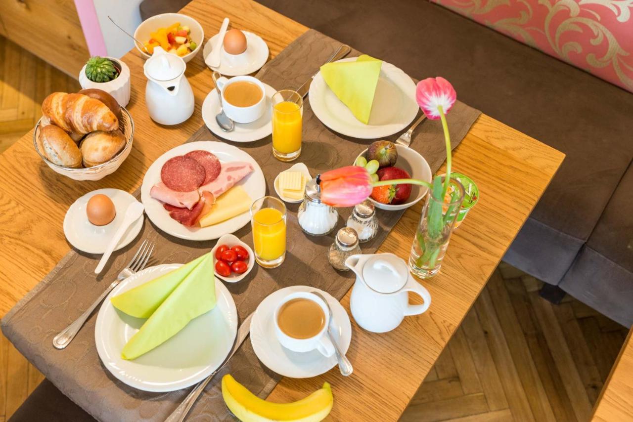 Jauch'S Loewen Hotel-Restaurant Neuershausen ภายนอก รูปภาพ
